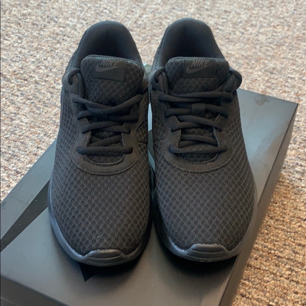 Men’s Nike size 7.5